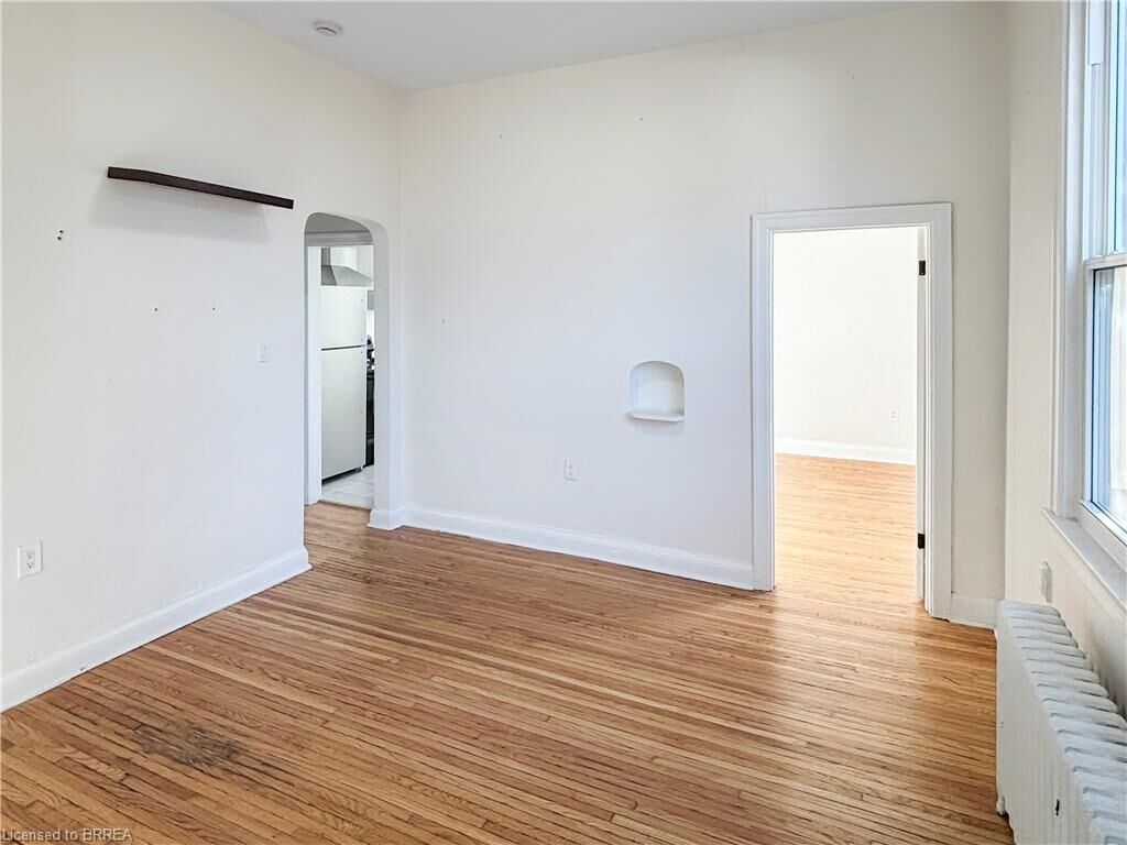 Property Photo:  7 Sheridan Street 6  ON N3T 2P7 