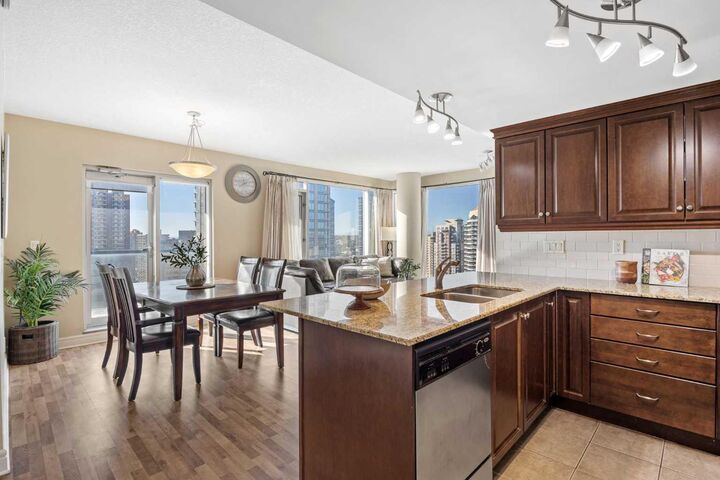 Property Photo:  910 5 Avenue SW 2308  AB T2P 0C3 