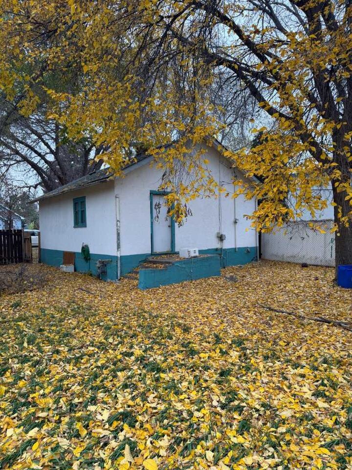 Property Photo: 762 9 Street SE AB T1A 1P4