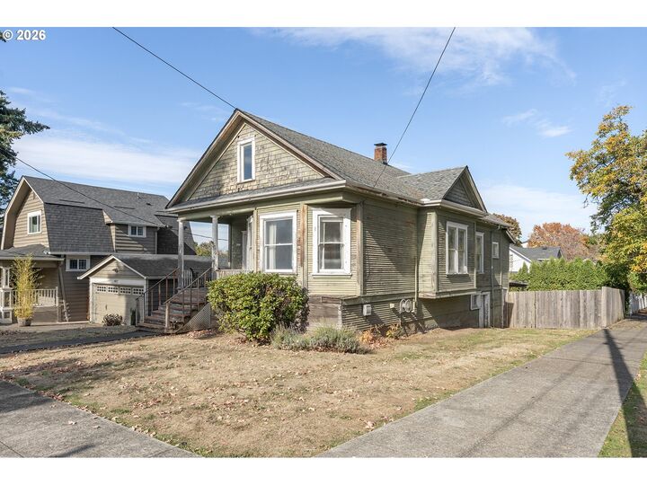 Property Photo: 4835 SE Kelly St OR 97206