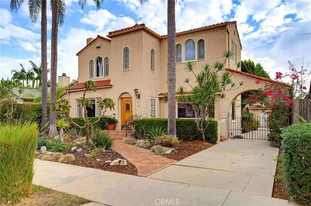 Property Photo:  262 Belmont Avenue  CA 90803 