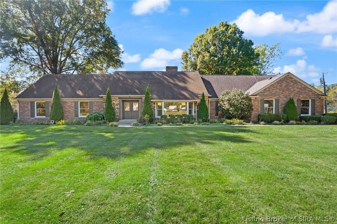 Property Photo:  512 West Water Street  IN 47106 