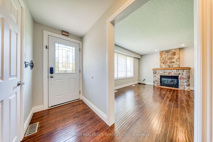 Property Photo:  19786 Yonge Street  ON L9N 1A9 
