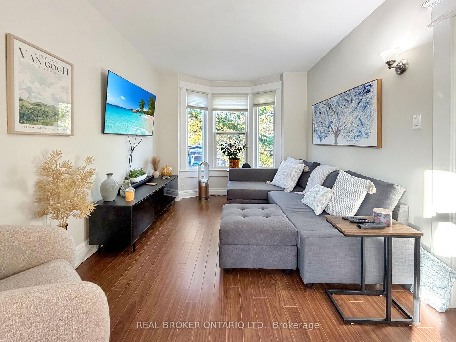 Property Photo: 79 Blantyre Avenue Upper ON M1N 2R6