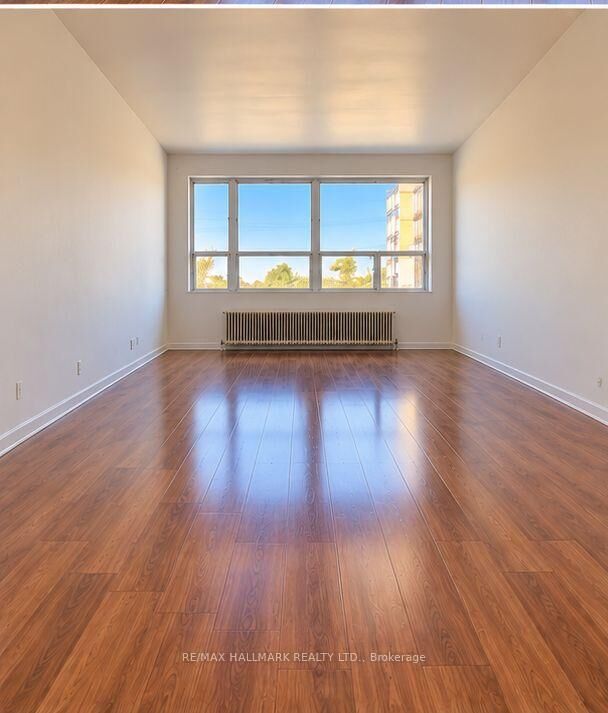 Property Photo: 2881 Lawrence Street 6 ON M1P 2S9