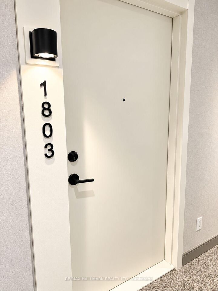 Property Photo:  8010 Derry Road 1803  ON L9T 9N3 