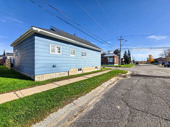 Property Photo:  309 D'Iberville Avenue  ON P0K 1G0 