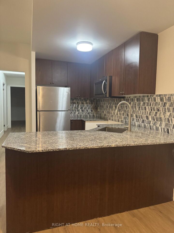 Property Photo:  5289 Hwy 7 Street E 701  ON L4L 0J1 