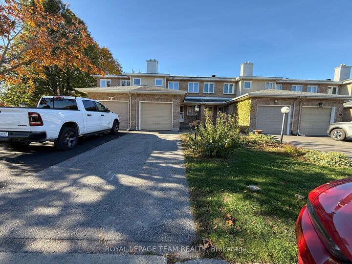 Property Photo:  86 Hummingbird Crescent  ON K2J 3A1 