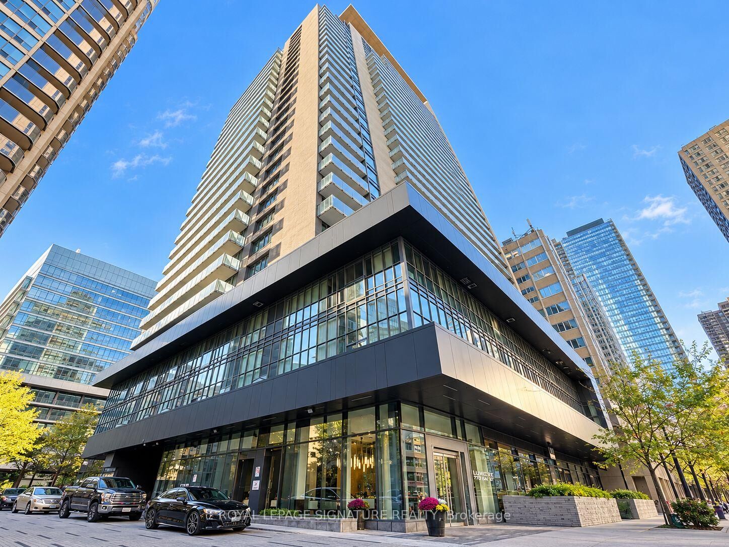 Property Photo:  770 Bay Street 410  ON M5G 1N6 