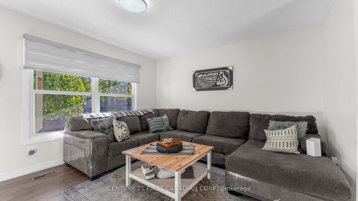 Property Photo:  