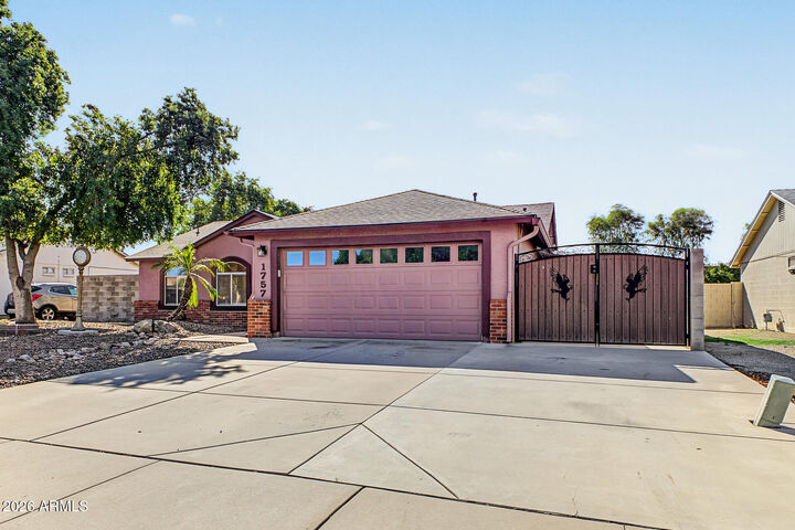 Property Photo:  1757 W Ray Lane  AZ 85120 