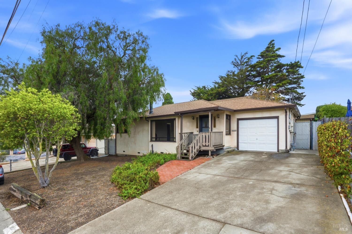 Property Photo: 991 Mitchell Way CA 94803
