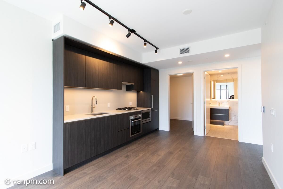 Property Photo:  5987 Wilson Avenue 3209  BC V5H 0L7 