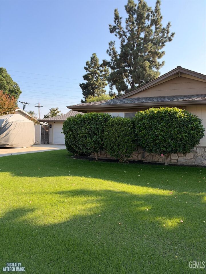 Property Photo:  3213 Mulberry Drive  CA 93301 