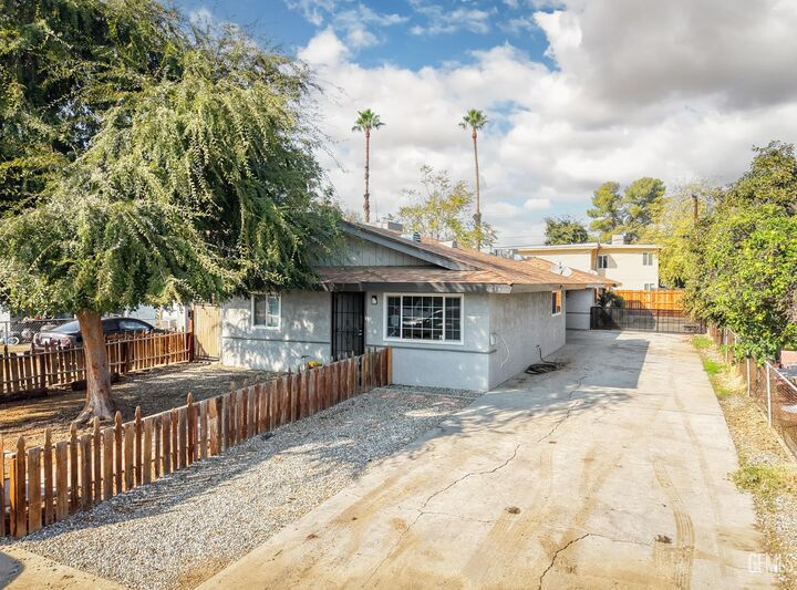 Property Photo: 714 Washington Avenue CA 93308