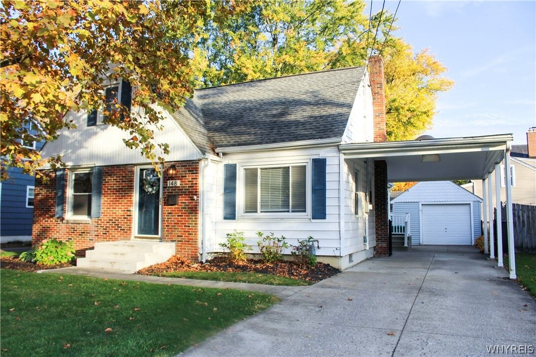 Property Photo:  148 E Union Street  NY 14075 