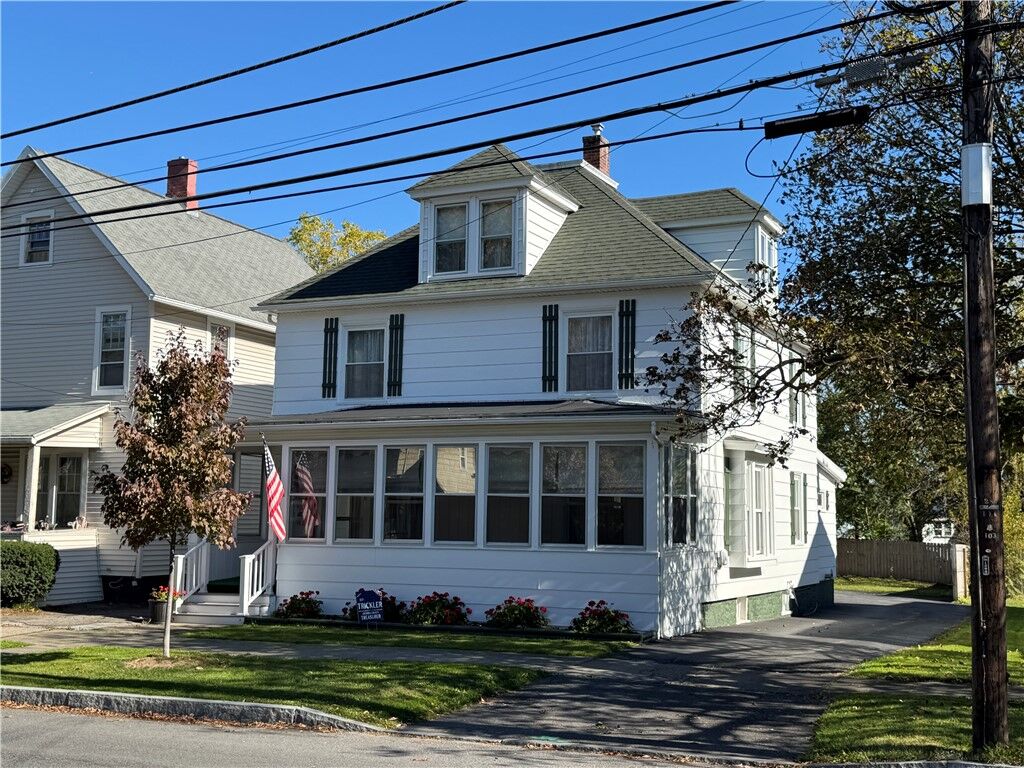 Property Photo:  29 Pulteney Street  NY 14456 