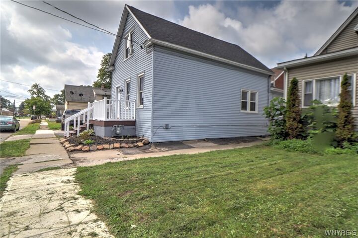 Property Photo:  31 Alpine Place  NY 14225 