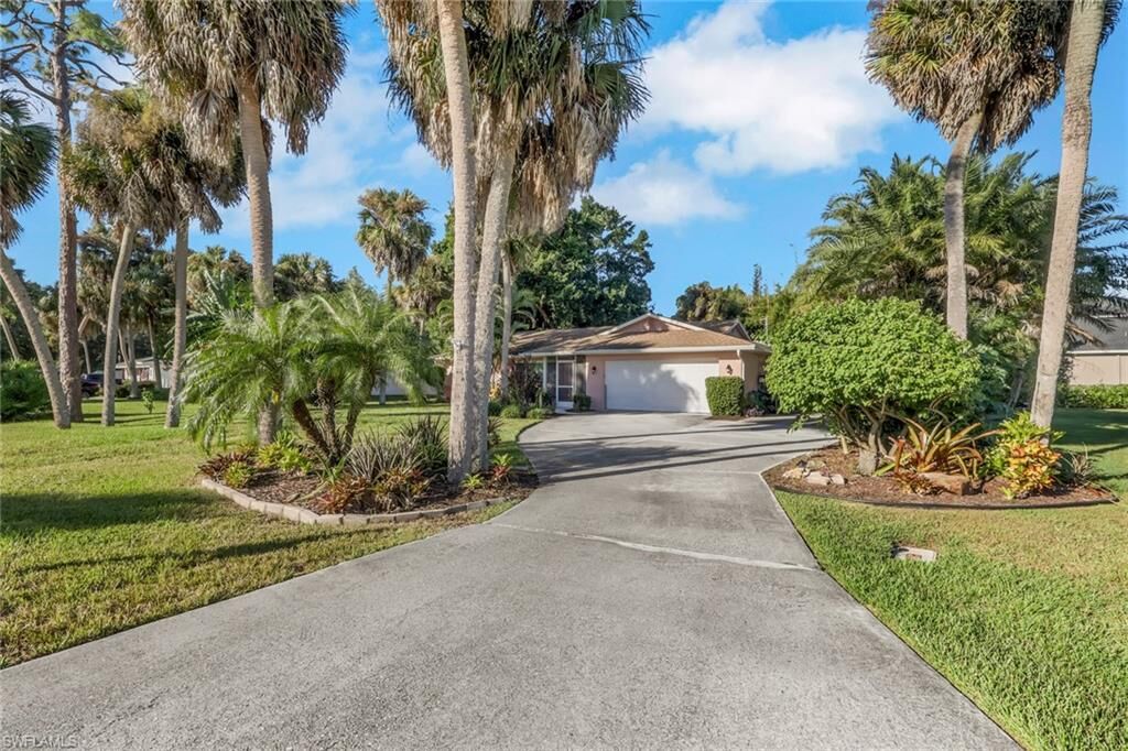 Property Photo:  2339 Westwood Rd  FL 33917 