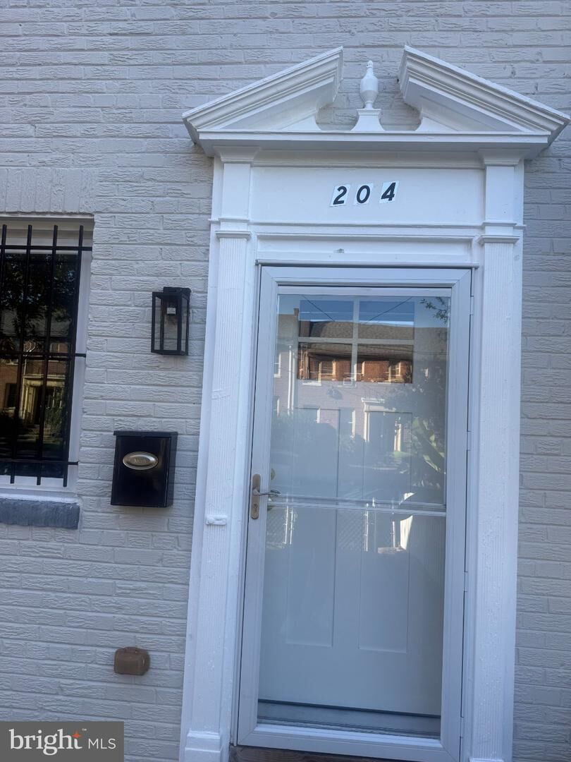 Property Photo:  204 35th Street NE  DC 20019 