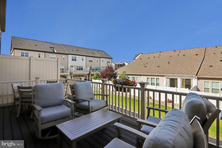Property Photo:  22163 Orchard Oriole Aly  MD 20871 
