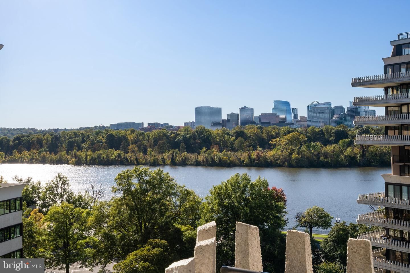Property Photo:  700 New Hampshire Avenue NW 1018  DC 20037 