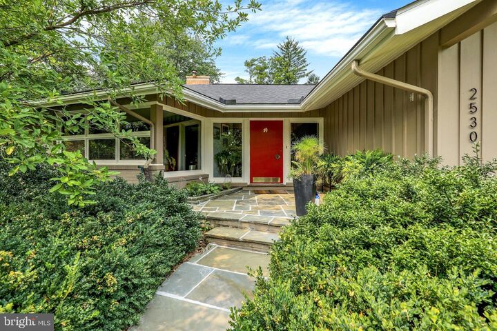 Property Photo: 2530 Mondamin Farm Road PA 17601