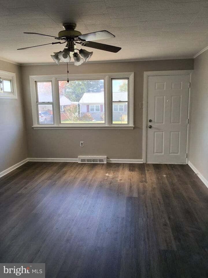 Property Photo:  7 Chelsea Lane  PA 17109 
