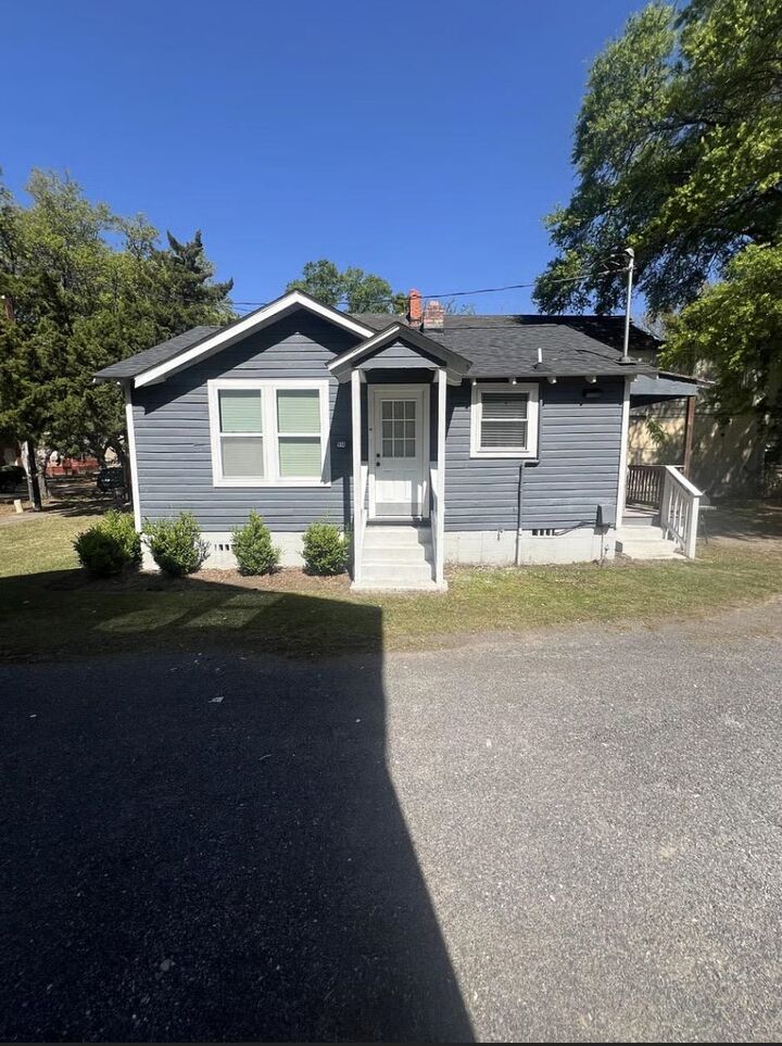 Property Photo:  914 Duke St.  SC 29440 