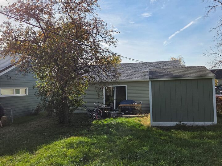 Property Photo:  103 3rd Avenue  IA 52233 