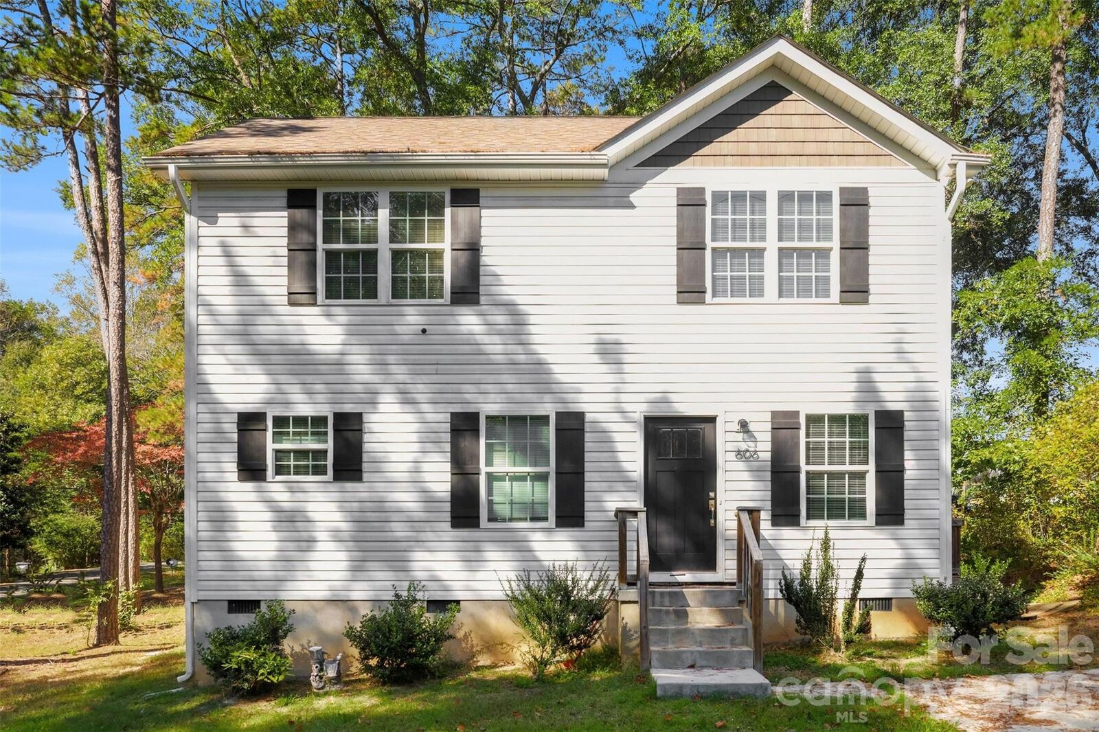 Property Photo:  606 W Border Street  NC 28034 