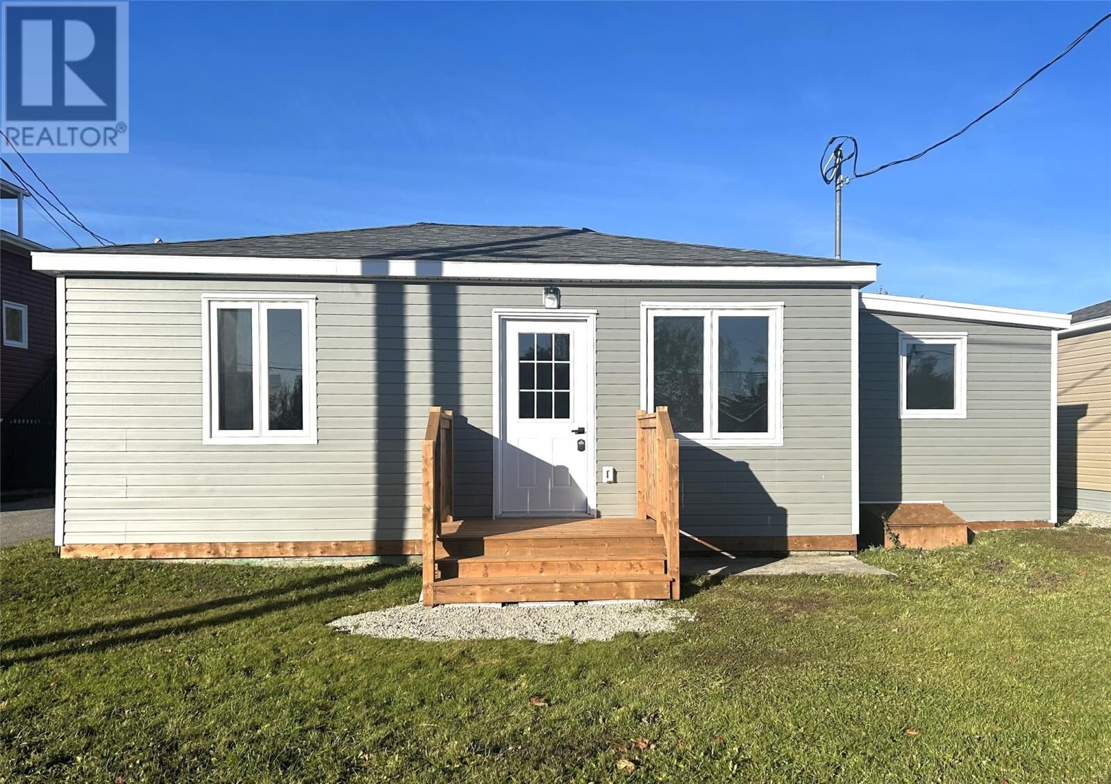 Property Photo:  8 Park Avenue  NL A2N 1G1 