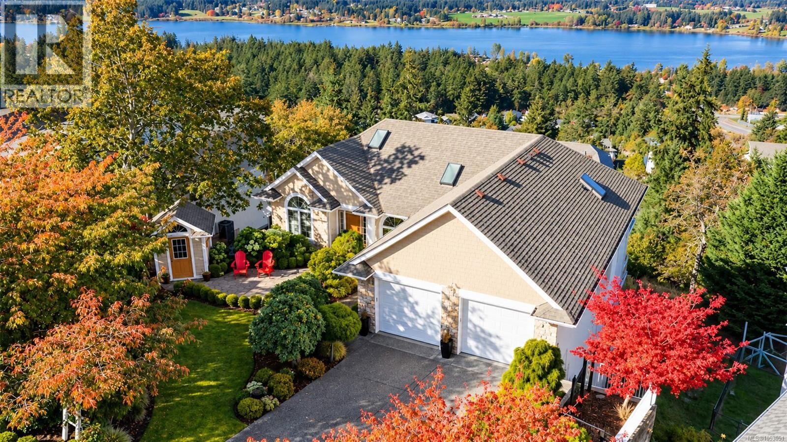 Property Photo: 6097 Chippewa Road BC V9L 5P6