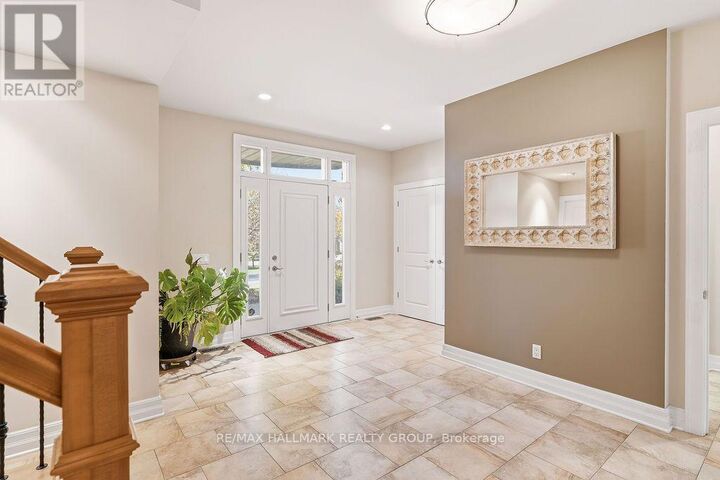 Property Photo: 5 Oriole Drive ON K1J 7E8