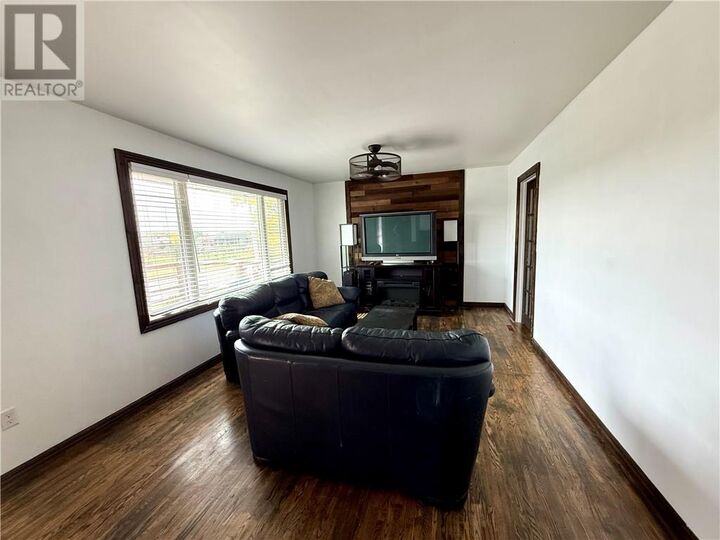 Property Photo: 54 Maple Crescent ON P0T 1C0