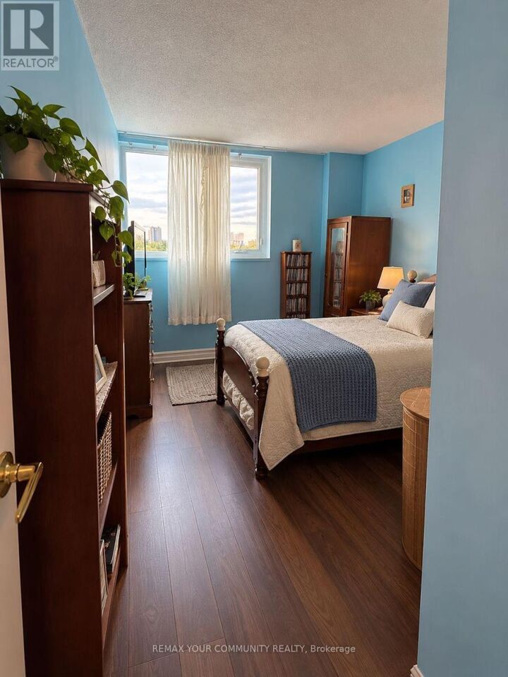 Property Photo: 260 Scarlett Road 803 ON M6N 4X6