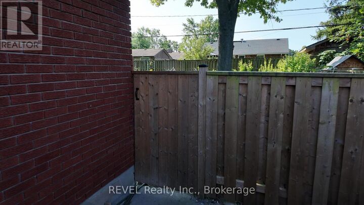 Property Photo: 12 Glendale Drive ON L3C 4Y6