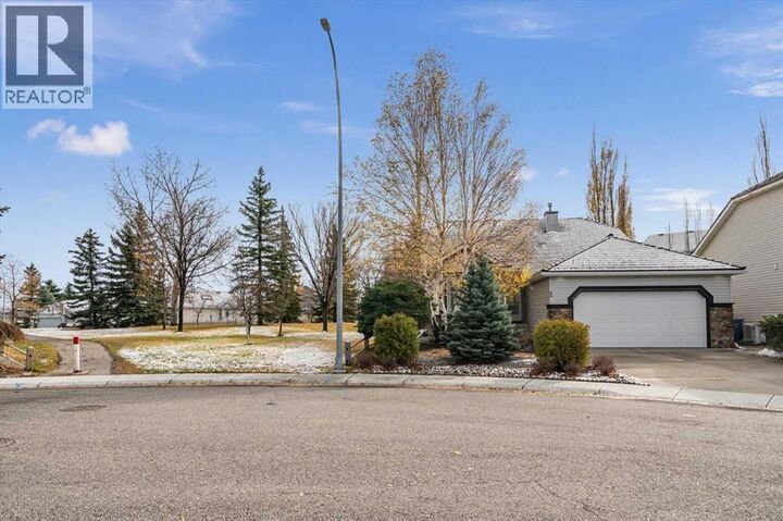 Property Photo:  69 Chaparral Villas Southeast  AB T2X 3N4 