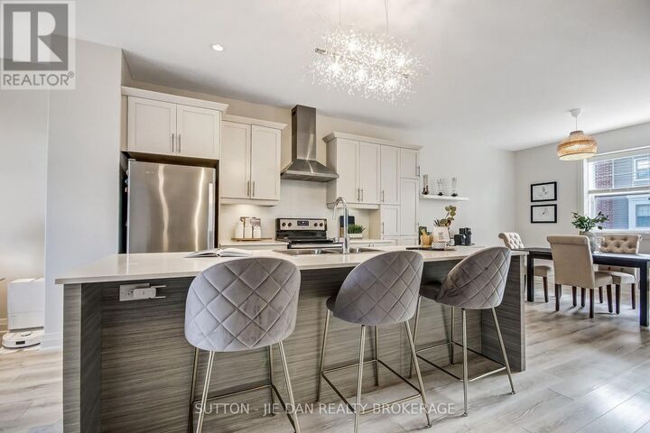 Property Photo: 3025 Singleton Avenue 78 ON N6L 0E6