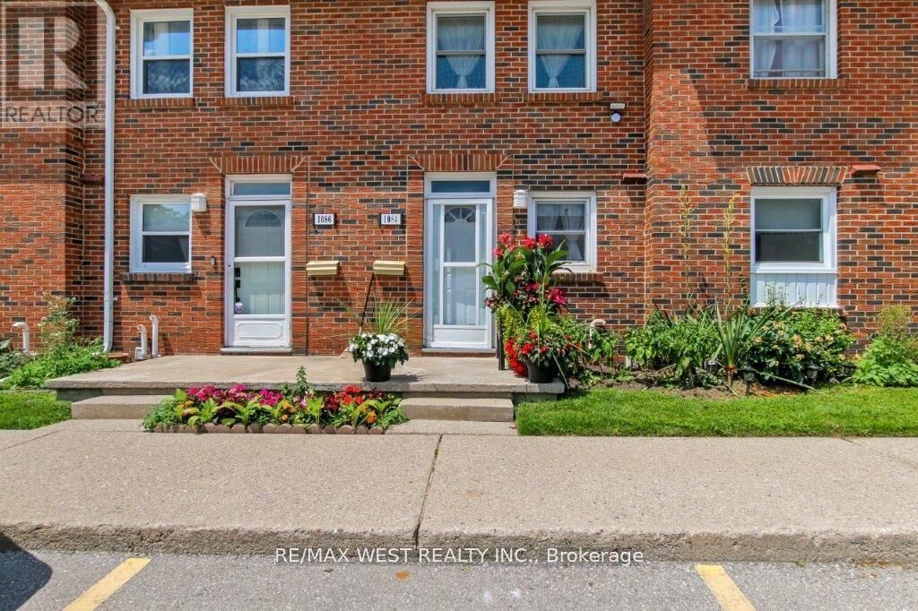 Property Photo:  1084 Southdale Road East  ON N6E 1B2 