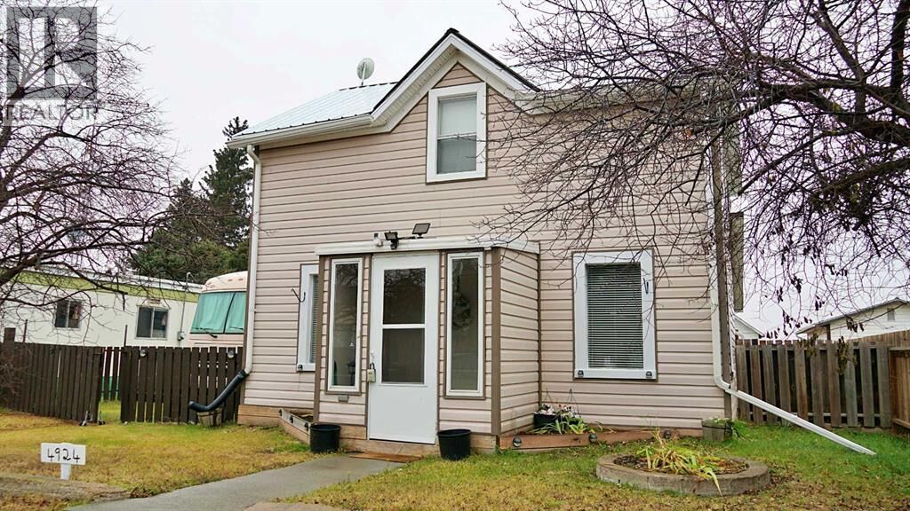 Property Photo:  4924 50 Avenue  AB T0B 3B0 