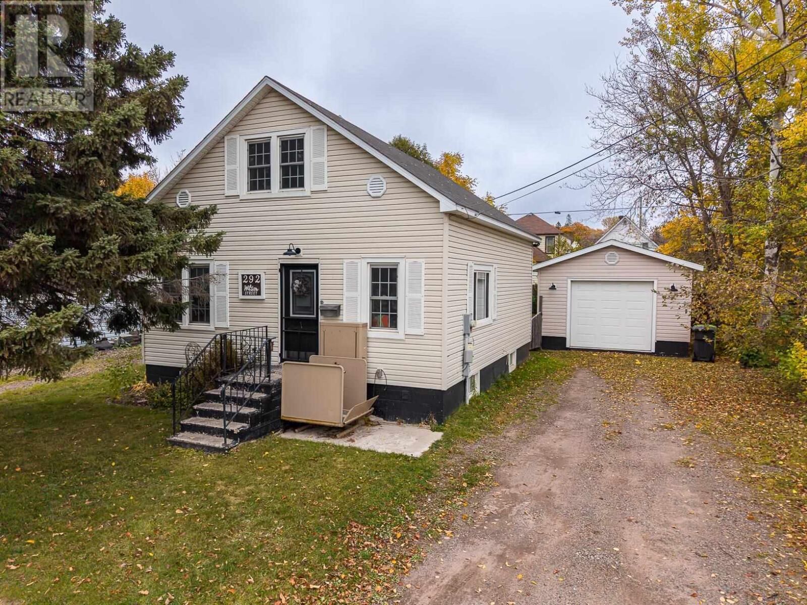 Property Photo:  292 Wilson St  ON P6B 2K5 