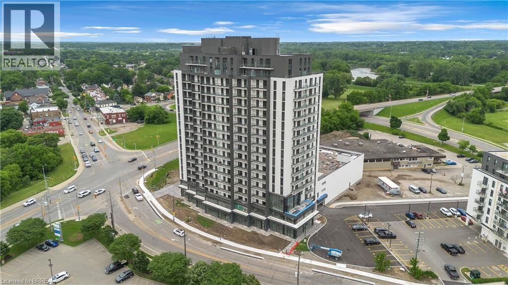 Property Photo:  33 Erie Avenue 1802  ON N3S 0K7 