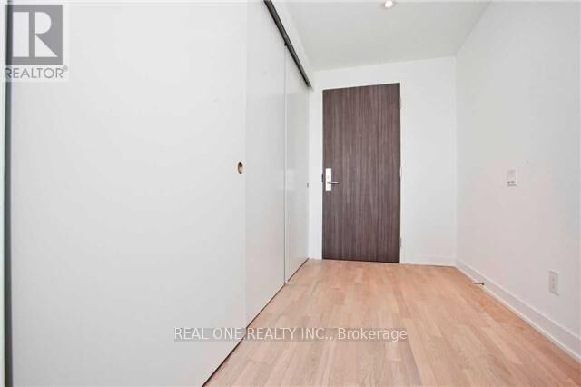 Property Photo: 185 Roehampton Avenue 2006 ON M4P 0C6