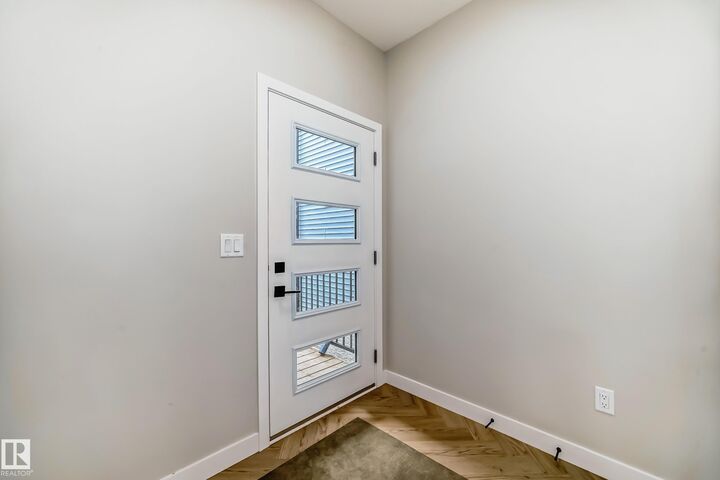 Property Photo:  2627 62 Street SW  AB T6X 3G3 