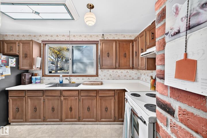 Property Photo:  12110 58 Street NW  AB T5W 3X4 