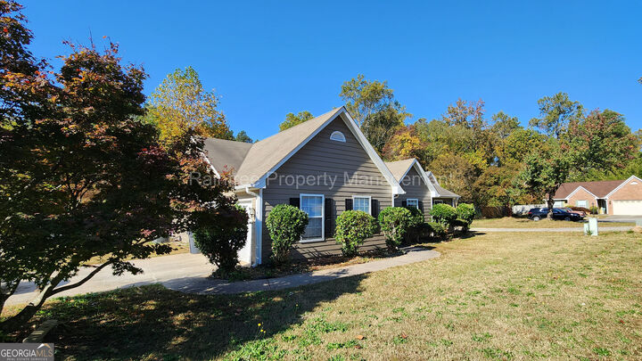 Property Photo: 2360 Berkeley Creek Court GA 30096