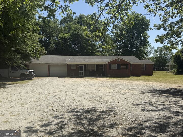 Property Photo:  1852 Christian Avenue  GA 31204 