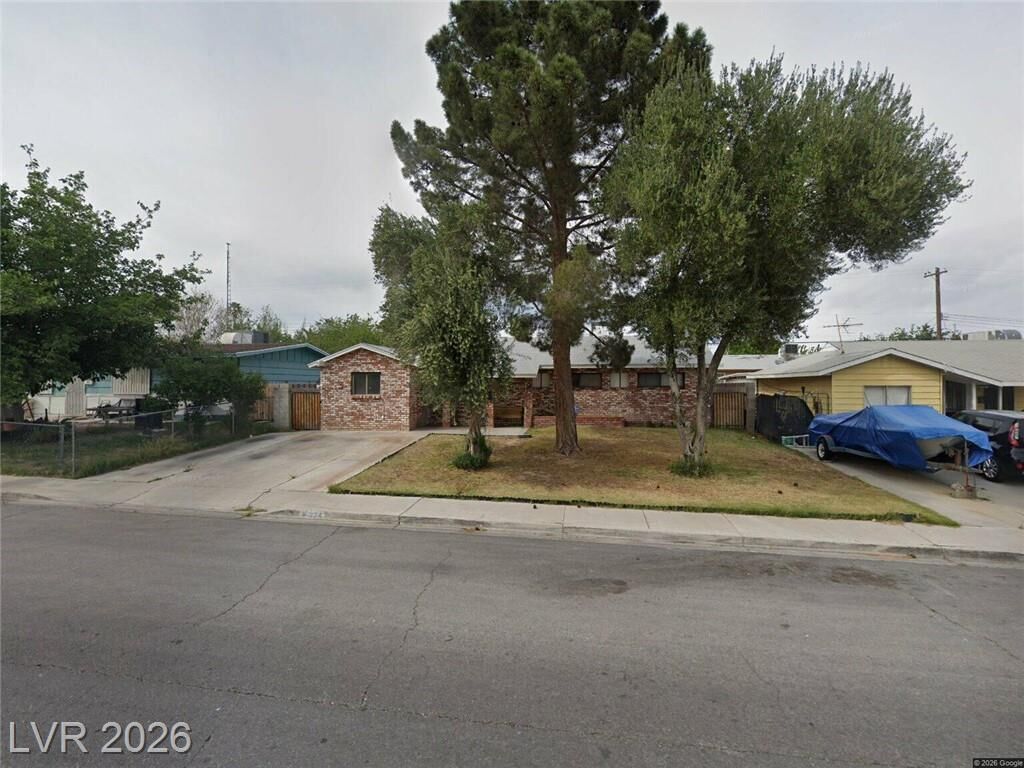 Property Photo: 324 Rossmoyne Avenue NV 89030